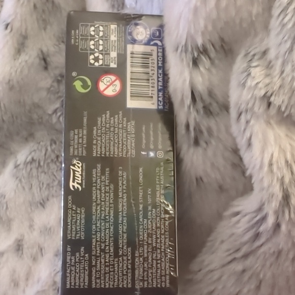 Funko Pop! Enamel pin Marvel Black Panther Shuri - Picture 4 of 4